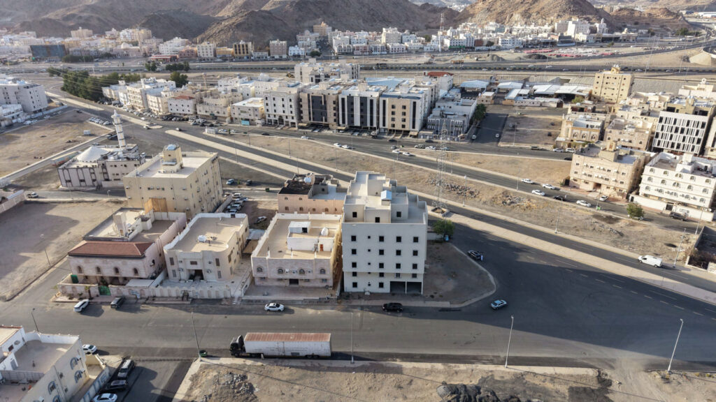 4-عمارة سكنية بحي العدل
