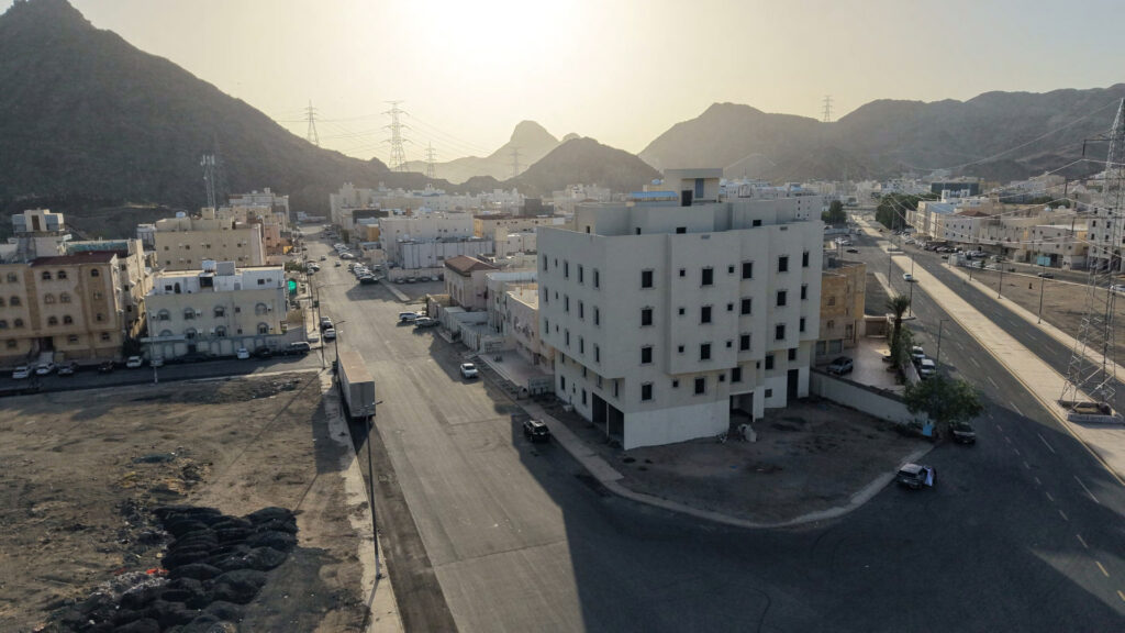 4-عمارة سكنية بحي العدل