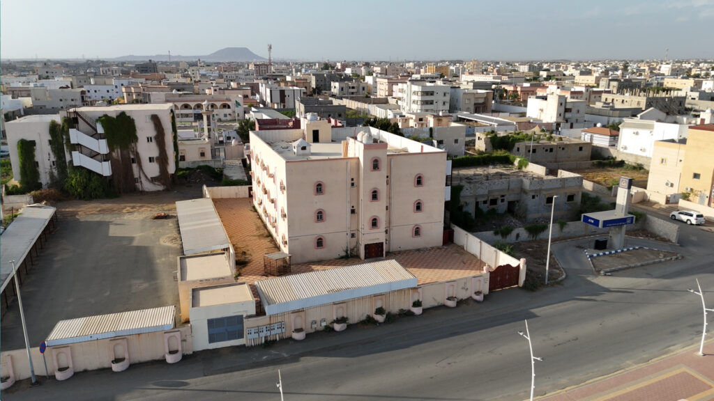 1- عمارة برقم صك 572605001975