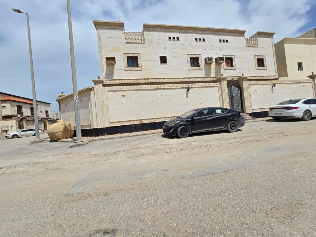 3-شقة رقم 4 بمساحة 153.49 بحي ضاحية الملك فهد