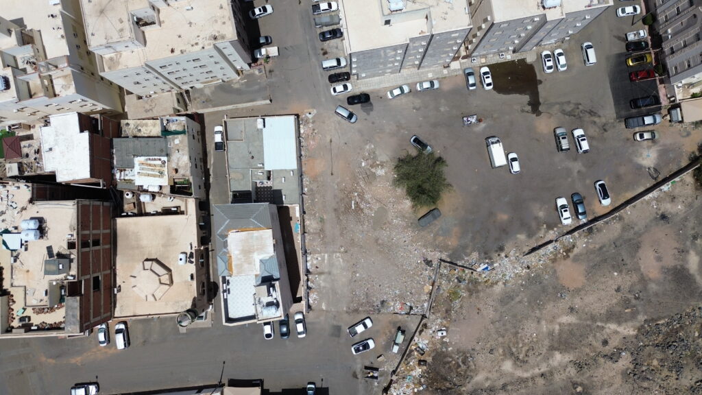 3-أرض سكنية – حي الحرة الشرقية جنوب شرق المطار