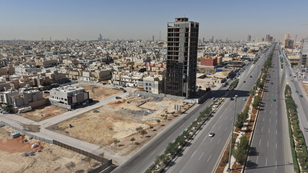 2-أرض على طريق الملك سلمان – النرجس
