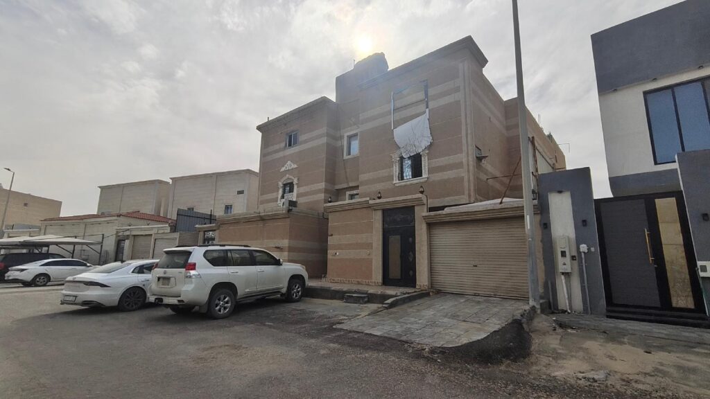 2-شقة رقم 5 بمساحة 141.65 بحي ضاحية الملك فهد