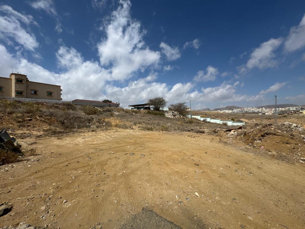 5-أرض سكنية – العرين
