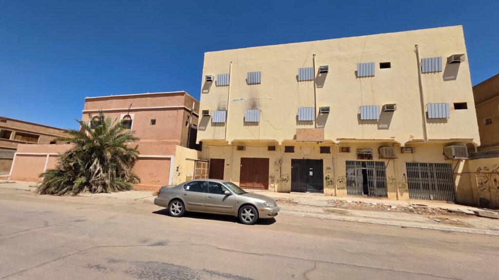 2-عمارة سكنية بمساحة 400 م² في مدينة سكاكا