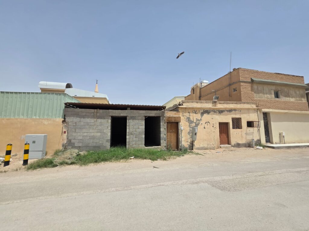 2-مبنى سكني 300م2 بحي أبو موسى الاشعري