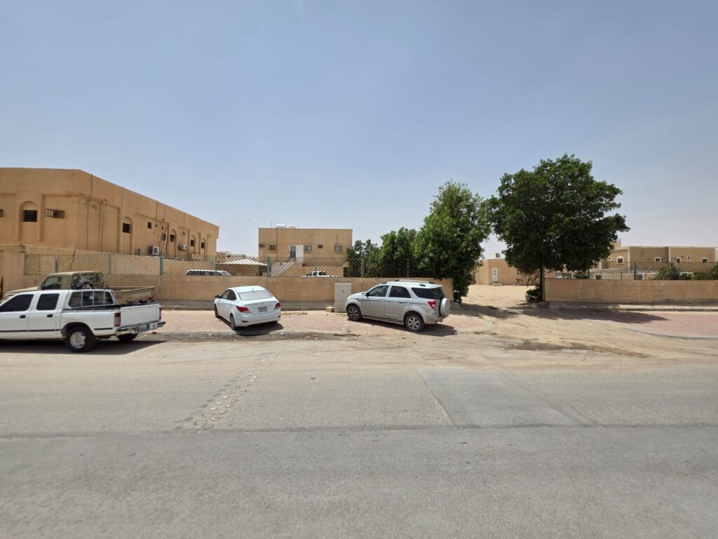 5-ارض سكنية 630م2 بحي العزيزية