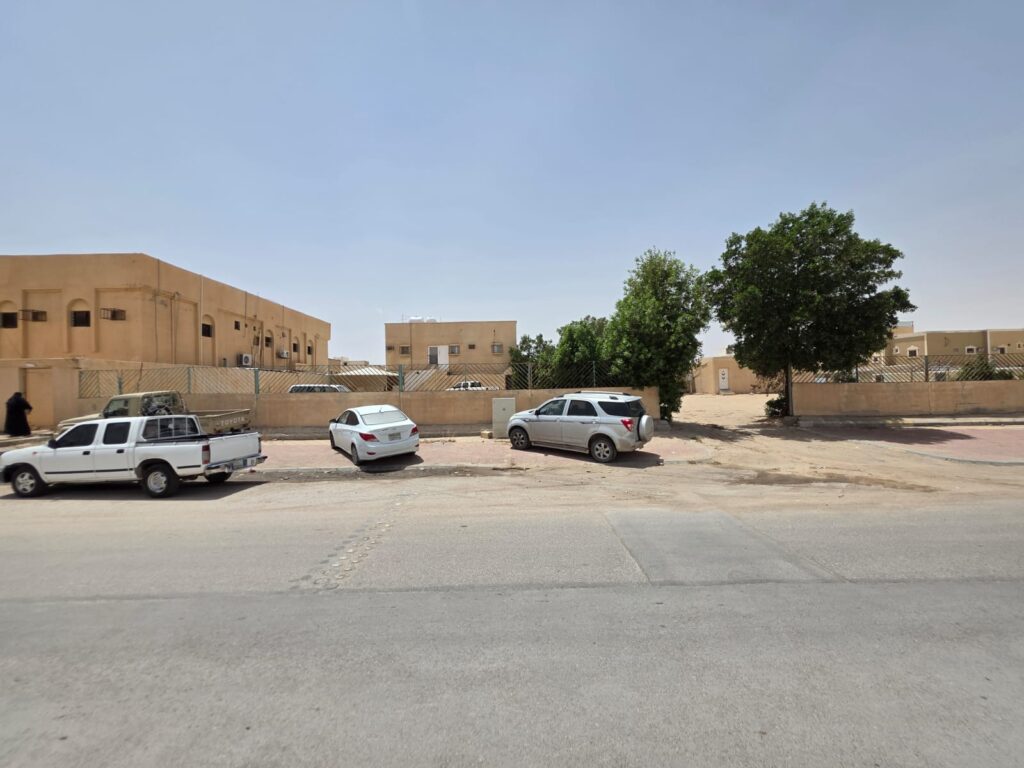 5-ارض سكنية 630م2 بحي العزيزية