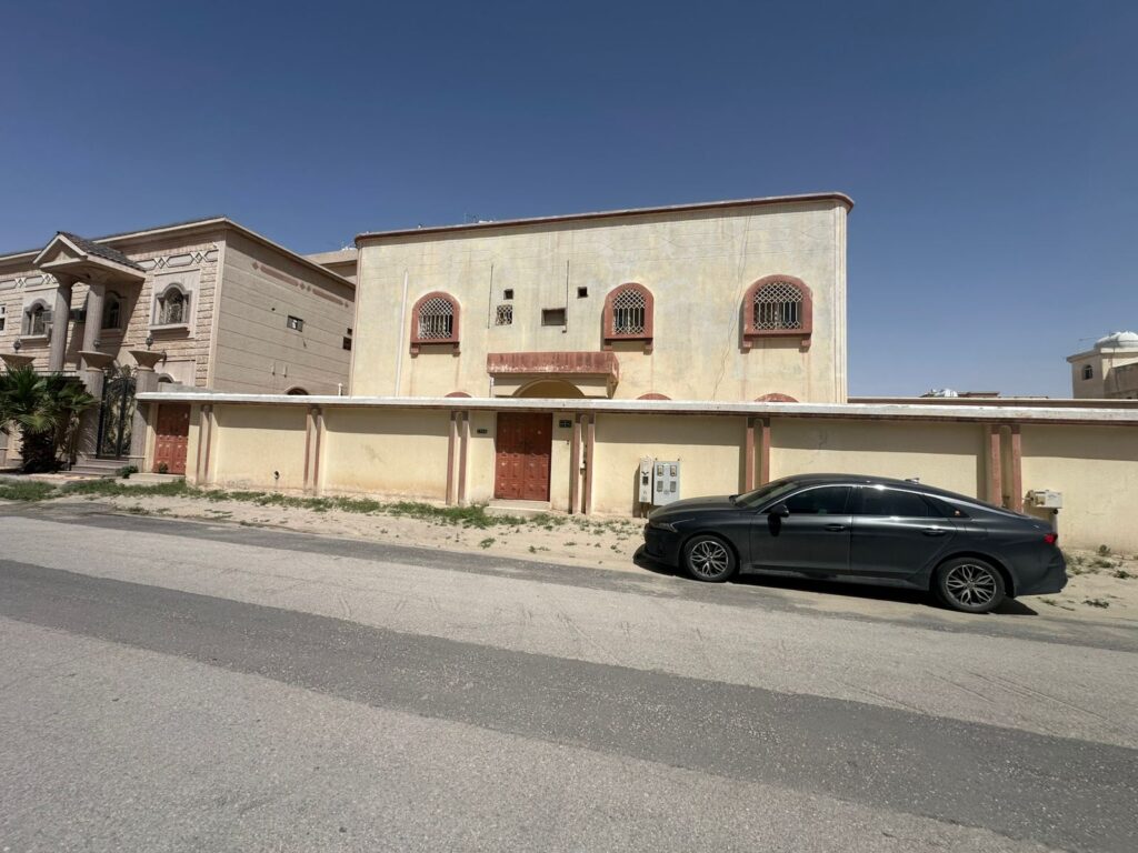 7-فيلا سكنية 400م2 بحي العزيزية
