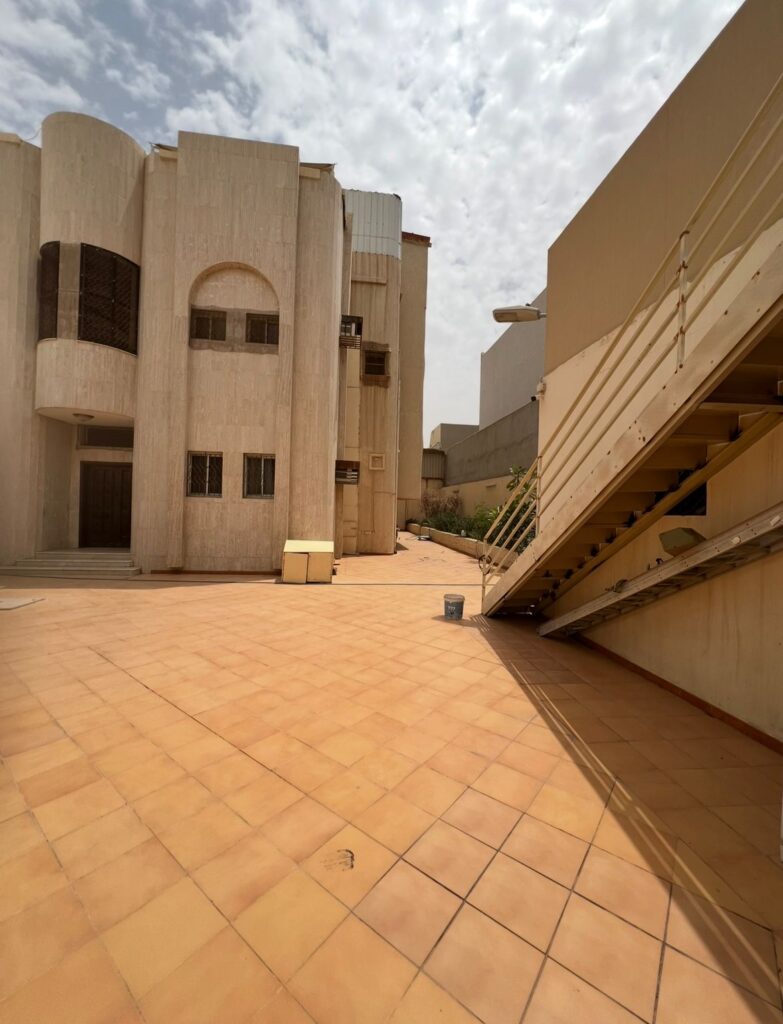 1-فيلا سكنية بحي المرسلات بمساحة 681.3 م² في مدينة الرياض