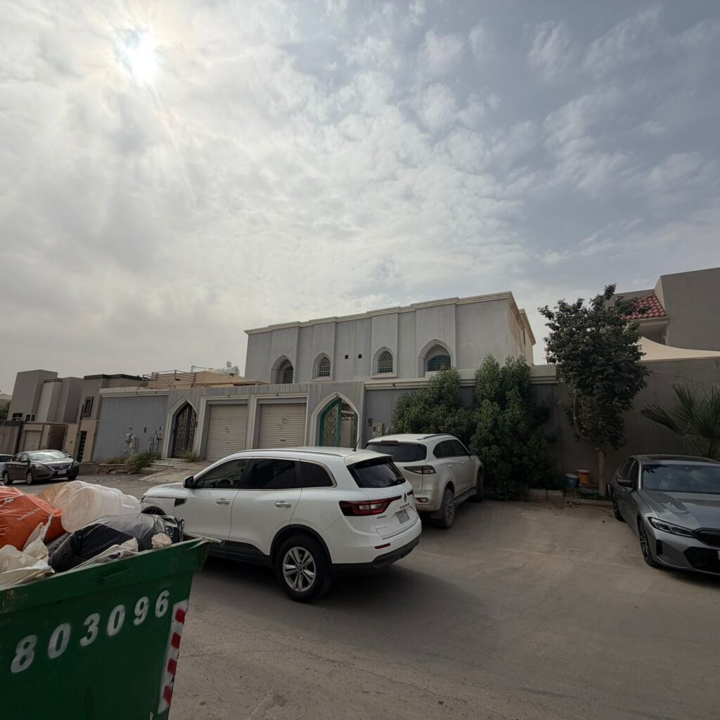 4-فيلا سكنية في حي التعاون بمساحة 337.5 م² في مدينة الرياض