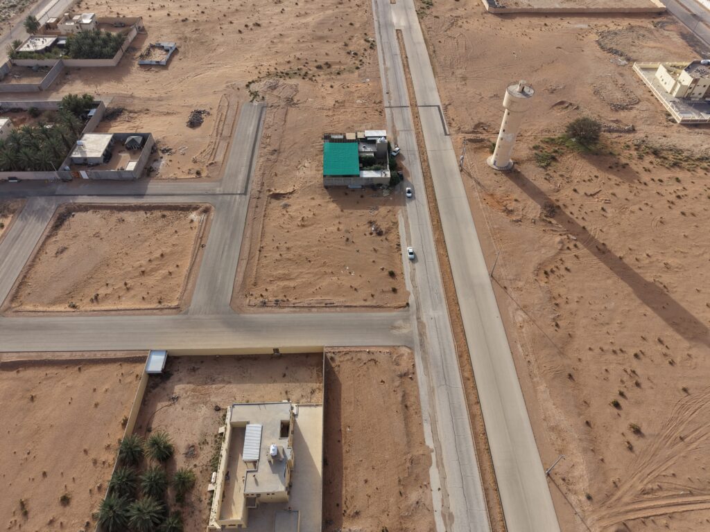 6-أرض سكنية 675م2 بحي الصفرات
