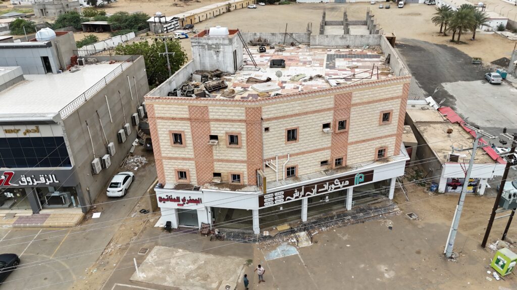4-عمارة سكنية تجارية بمساحة 944.20 م2 بالمظيلف
