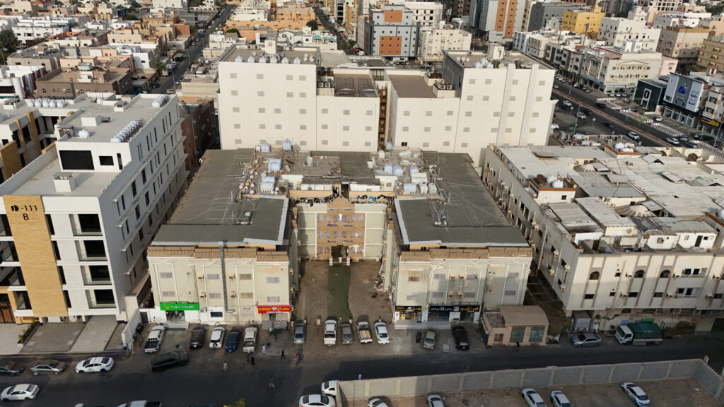 1-عمارة سكنية مؤجرة بحي النهضة