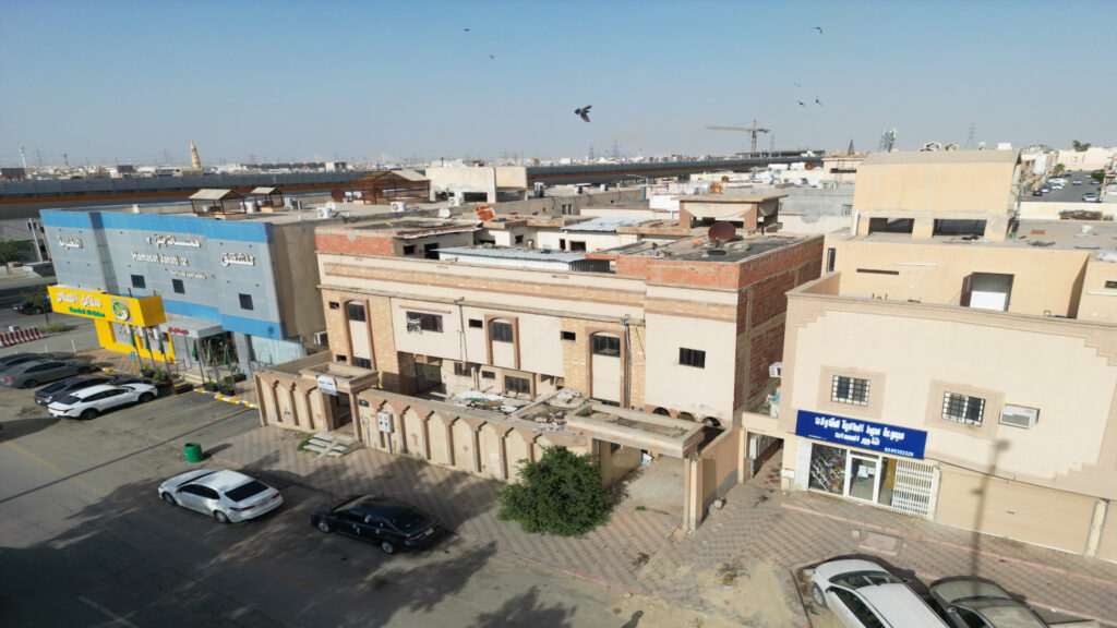 2-فيلا متعددة الاستخدامات / 400 م2 / الرياض / طويق