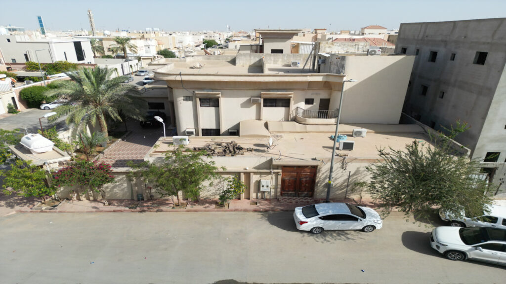 4-فيلا سكنية على شارعين / 650 م/ الرياض / السويدي الغربي