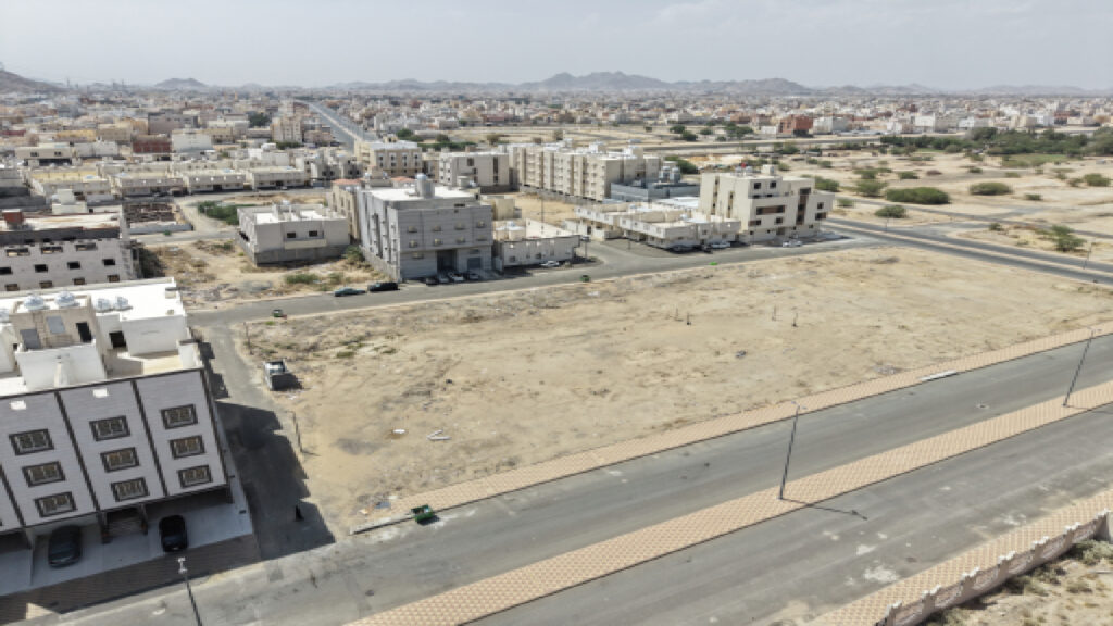 10-ارض سكني