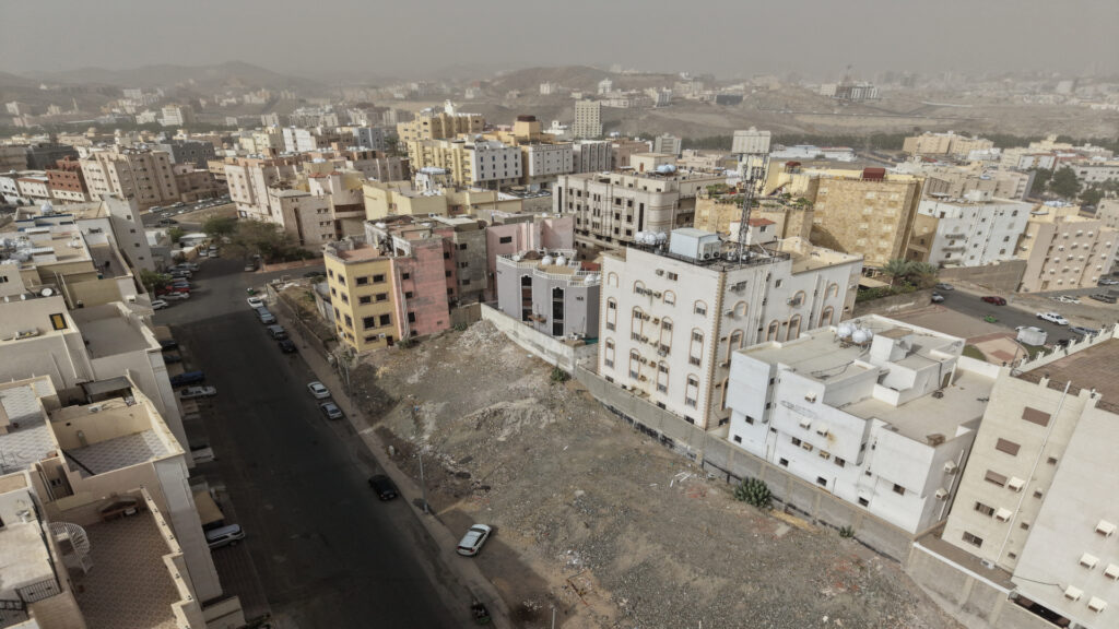 38-أرض سكنية