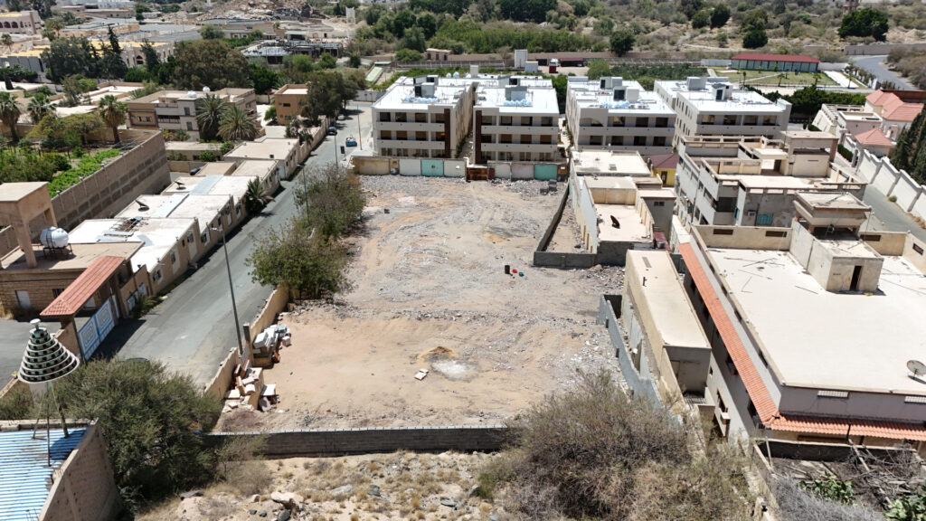 3-أرض سكنية مسورة بمساحة 3.712 م ( الطائف – الخالدية )