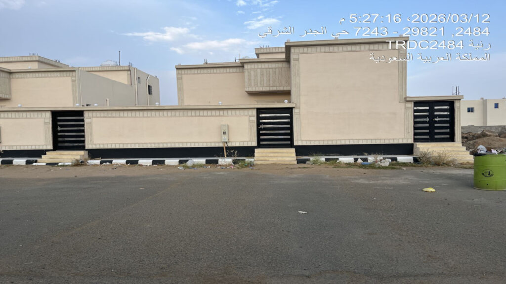 15-فيلا سكنية بمساحة 300 م ( رنية – الجدر الشرقي )