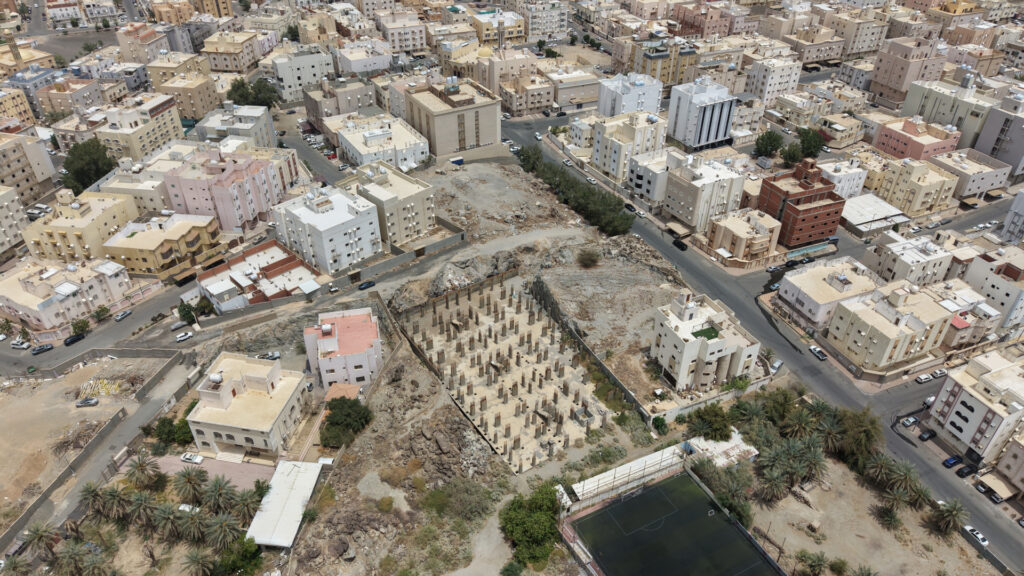 9-أرض سكنية بـالبحـيرات