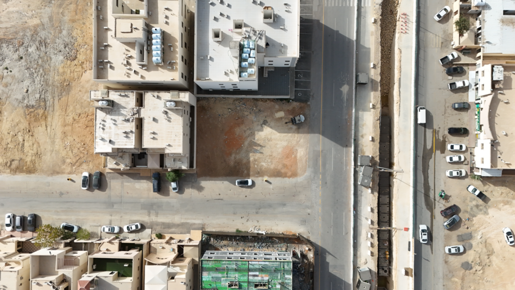 2-ارض سكنية تجارية بحي ظهرة لبن
