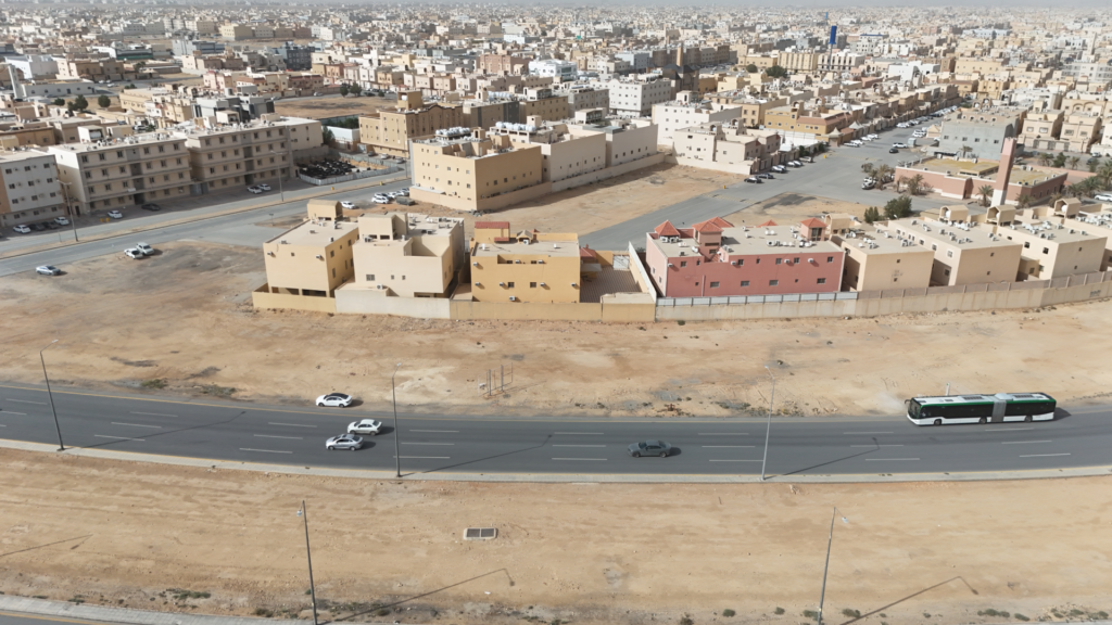 4-ارض سكنية تجارية بمساحة 1080م بحي ظهرة لبن