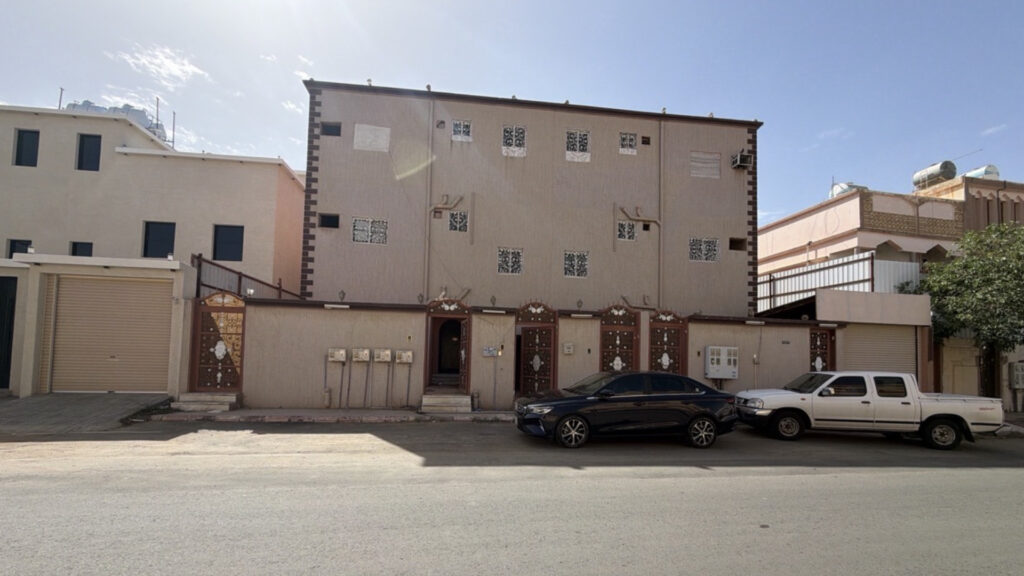 1-عمارة سكنية في مخطط حي الفهد بمساحة 672م قطعة رقم 666