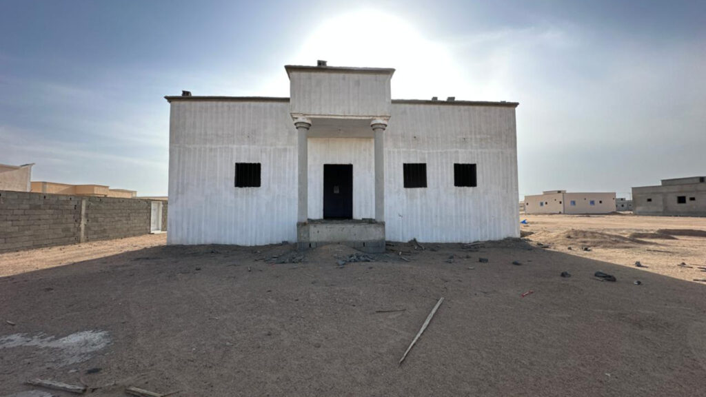 20-دور سكني بمساحة 1260م قطعة رقم 2043