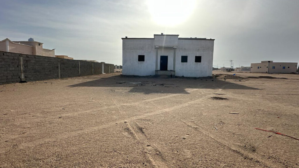 20-دور سكني بمساحة 1260م قطعة رقم 2043