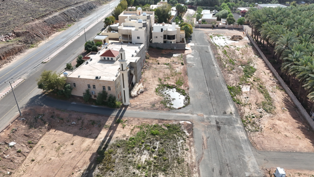 16-أرض سكنية – حدري البلاد