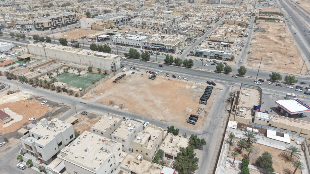 2-أرض تجارية بمساحة 5850 م² في مدينة الرياض