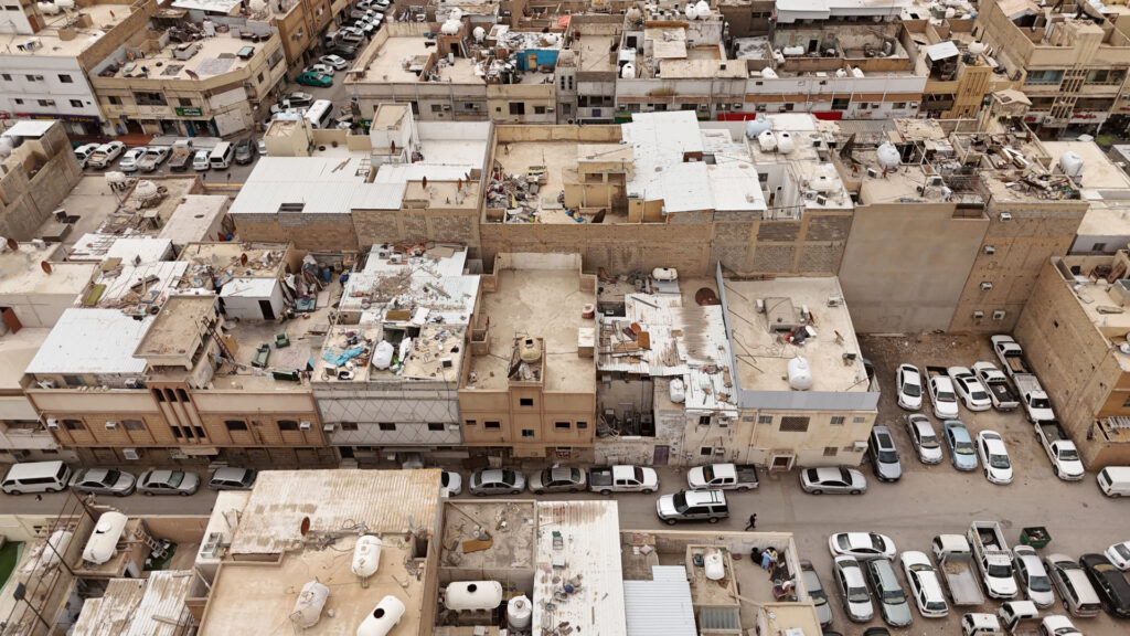 3-عمارة سكنية بحي منفوحة