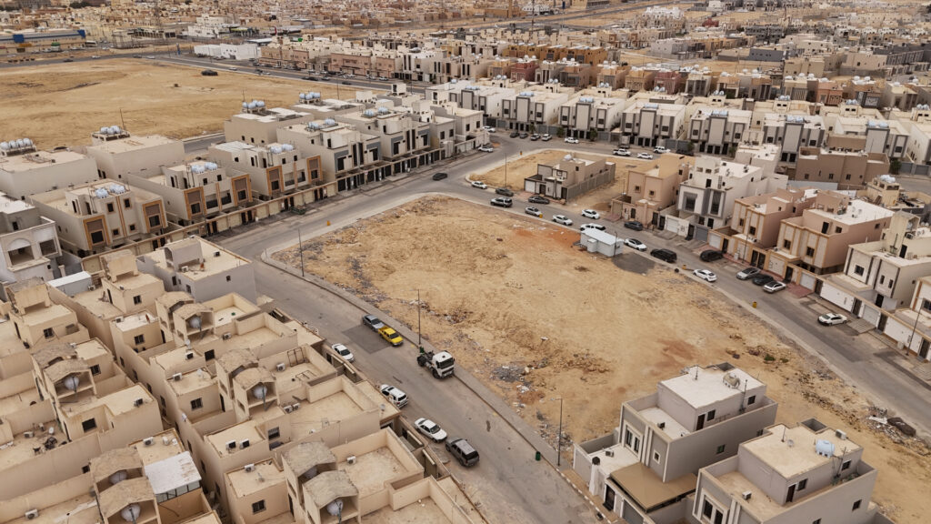 4-أرض سكنية رقم 660/ 2/ 1 حي طيبة