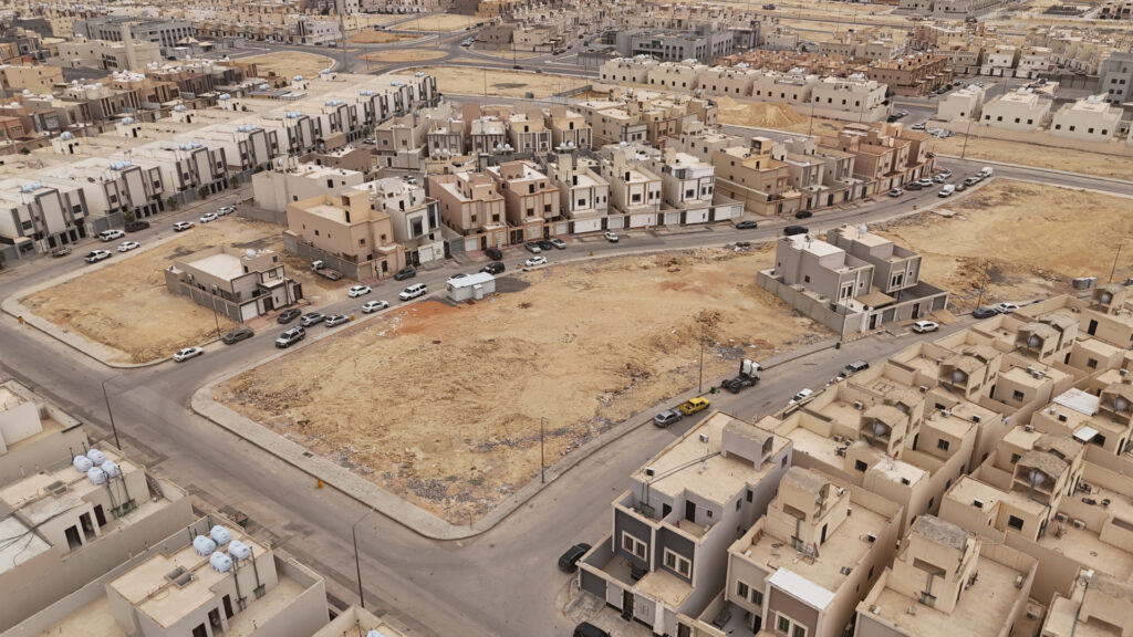 4-أرض سكنية رقم 660/ 2/ 1 حي طيبة