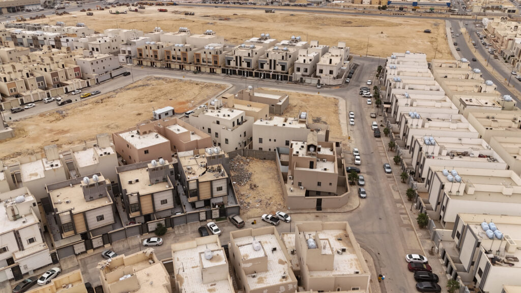 10-أرض سكنية رقم 681/ 1 حي طيبة