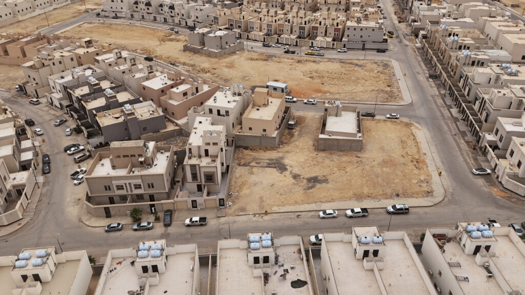 20-أرض سكنية رقم 675/ 2 حي طيبة