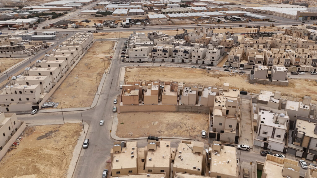 21-أرض سكنية بحي طيبة