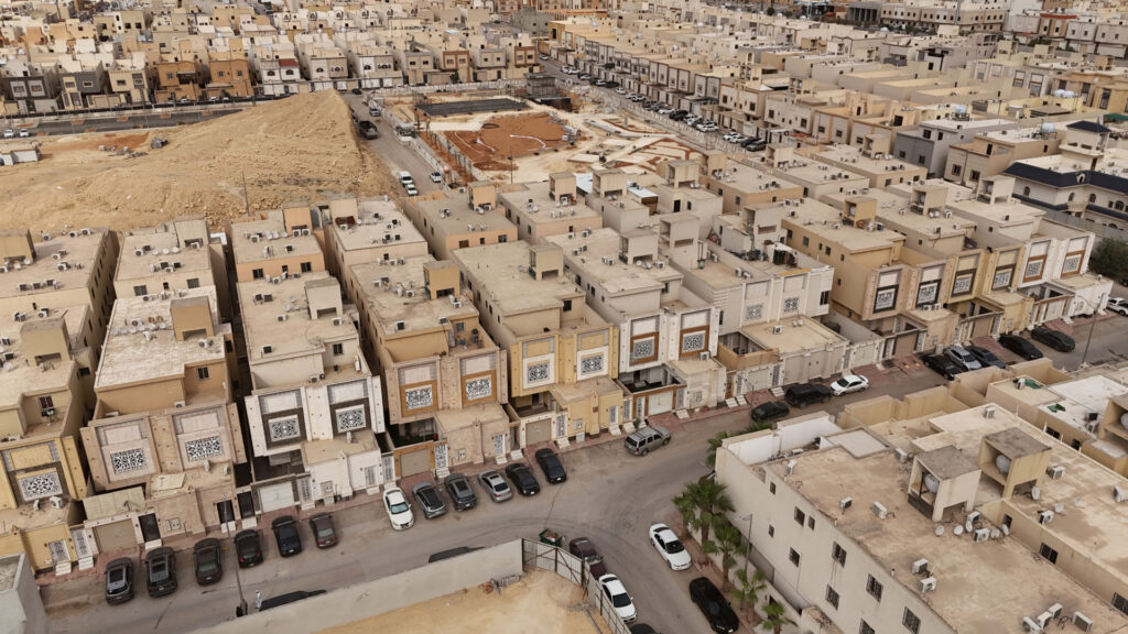 30-فيلا بحي العزيزية