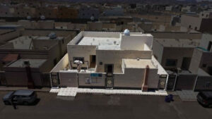 10-فيلا سكنية بواجهة شرقية بمساحة 500 م