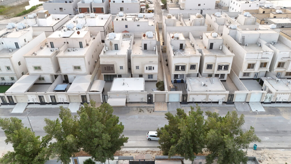 1-شقة سكنية فى حى الأمواج