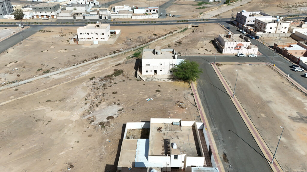 8-أرض سكنية حي الخبراء