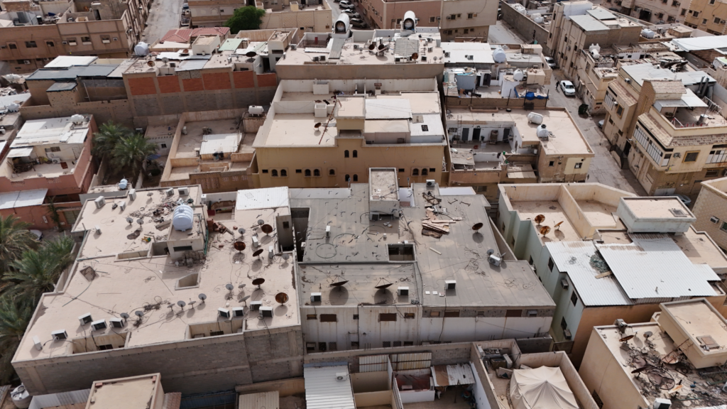 1-عمارة سكنية بحي سلطانة