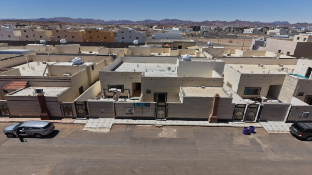 10-فيلا سكنية بواجهة شرقية بمساحة 500 م