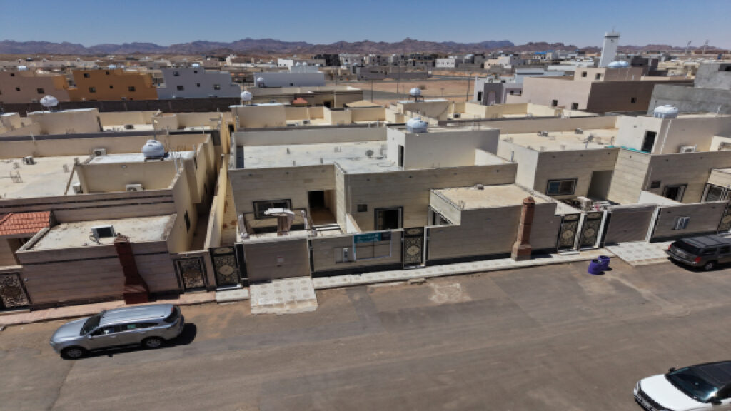 10-فيلا سكنية بواجهة شرقية بمساحة 500 م
