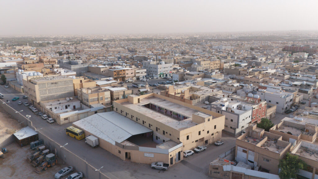2-أرض مقام عليها مدرسة