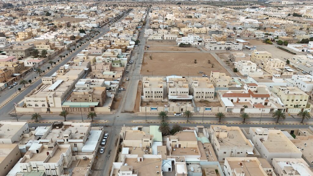 2-فيلا سكنية 1,170 م2 بحي التوباد في الأفلاج