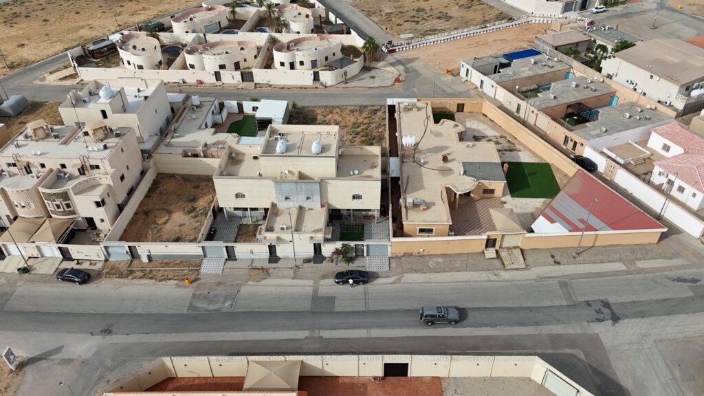 5-فيلا سكنية بمساحة 304.5 م² في مدينة عنيزة