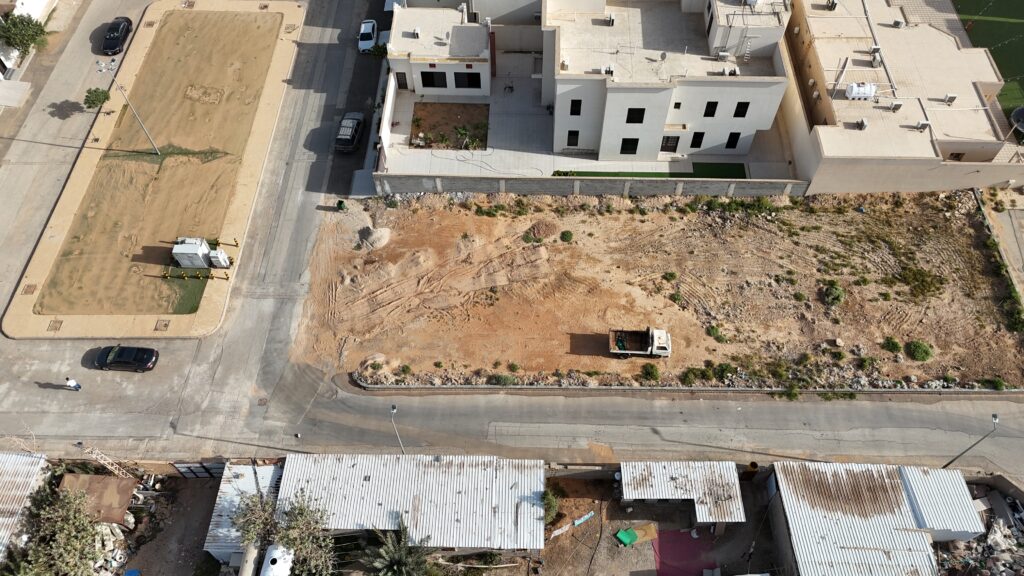 12- أرض سكنية بمساحة 487.5 م² في مدينة عنيزة