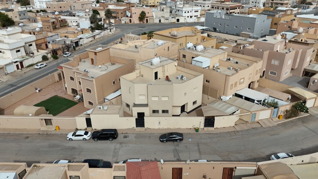 13-فيلا سكنية بمساحة 442.7 م² في مدينة عنيزة